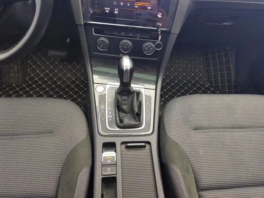 Volkswagen Golf — миниатюра 16