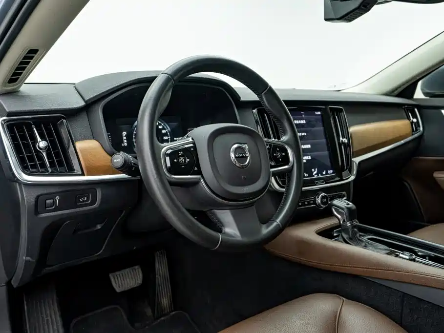 Volvo S90 — миниатюра 10