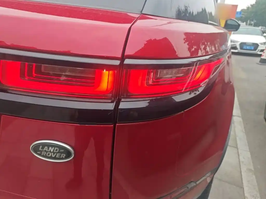 Land Rover Velar — миниатюра 8