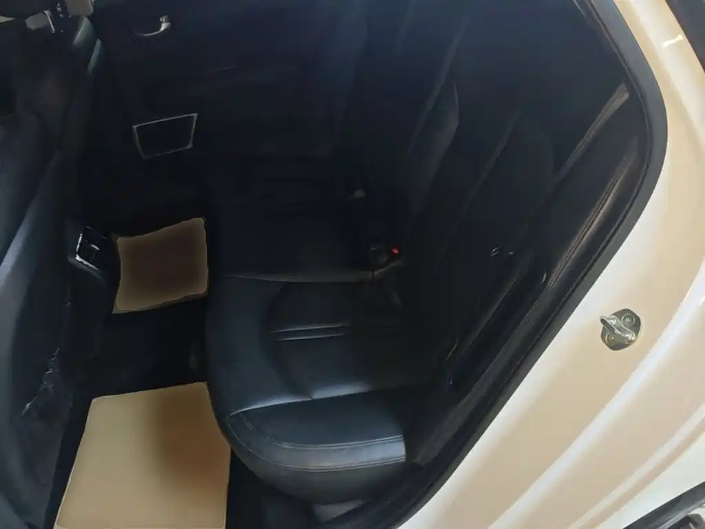Kia K5 New Energy — миниатюра 17