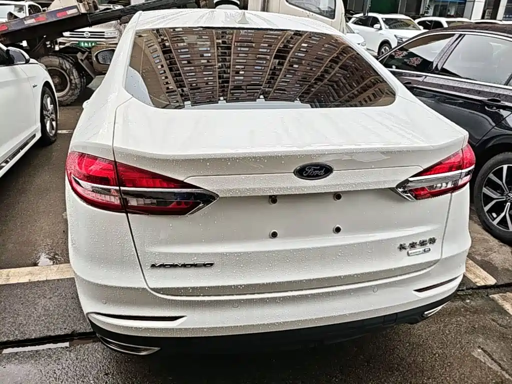 Ford Mondeo — миниатюра 6