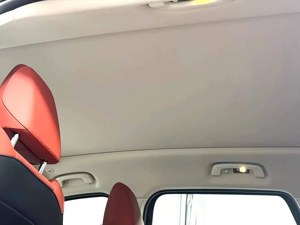 BMW X1 1.5 л 2024 г. Белый, пробег 8000 км