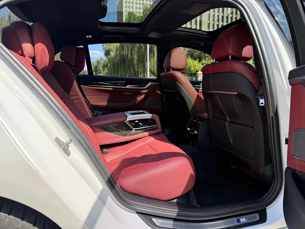 BMW 5 Series — миниатюра 14