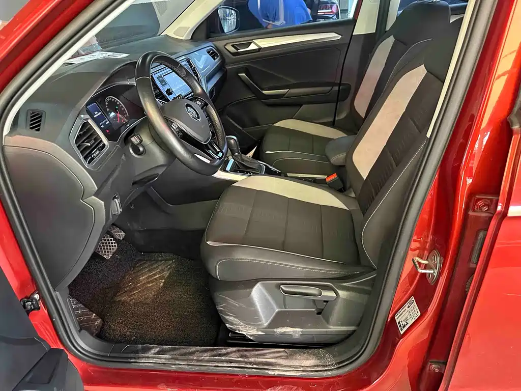 Volkswagen T-Roc — миниатюра 4