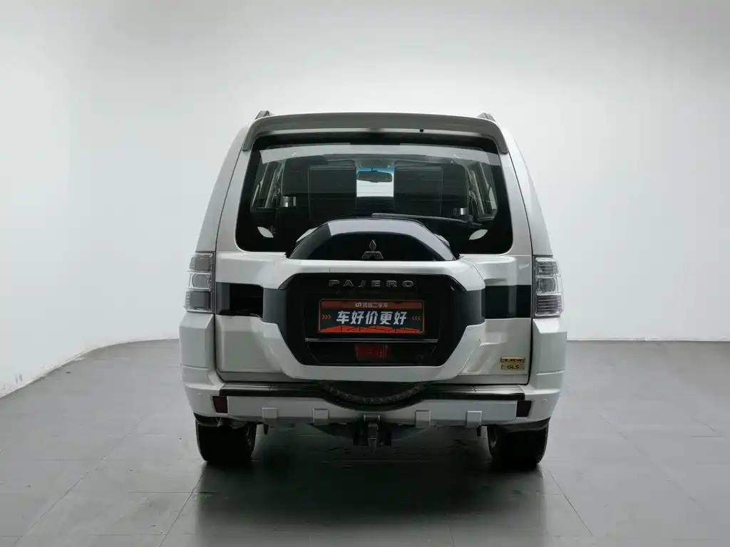 Mitsubishi Pajero (Import) — миниатюра 4