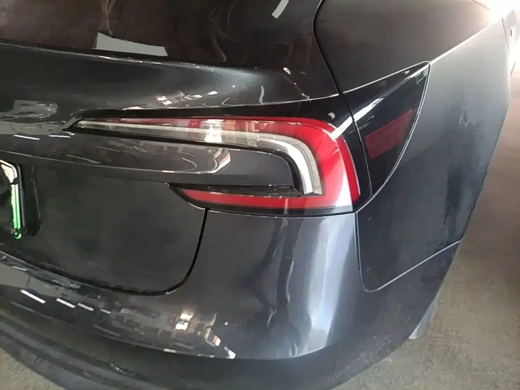Tesla Model 3 — миниатюра 8
