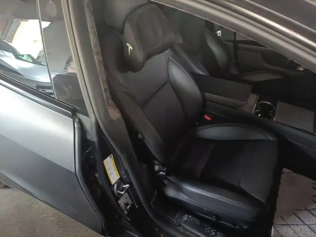 Tesla Model 3 — миниатюра 25