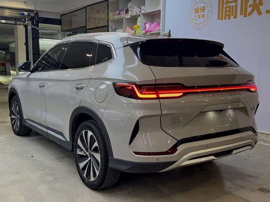 BYD Song Plus DM-i 2023 — фото 7