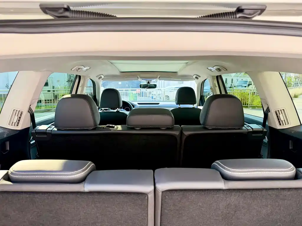 Volkswagen Teramont — миниатюра 7