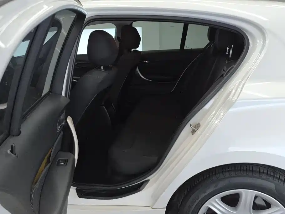 BMW 1 Series (Import) — миниатюра 11