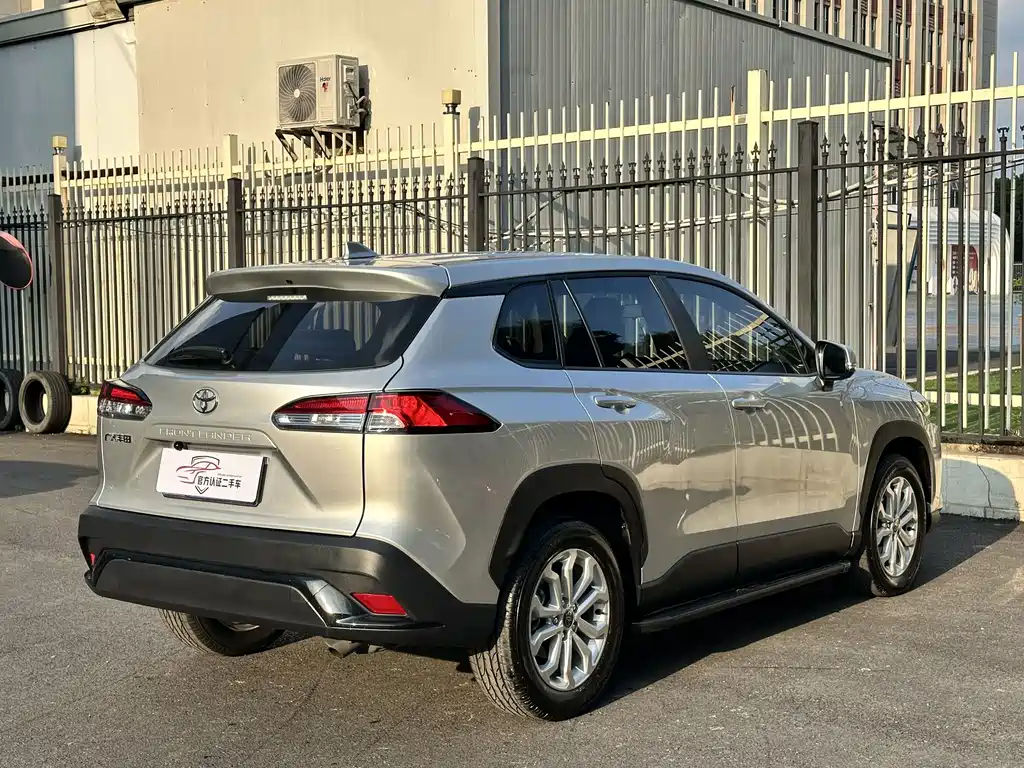 Toyota Frontlander — миниатюра 12