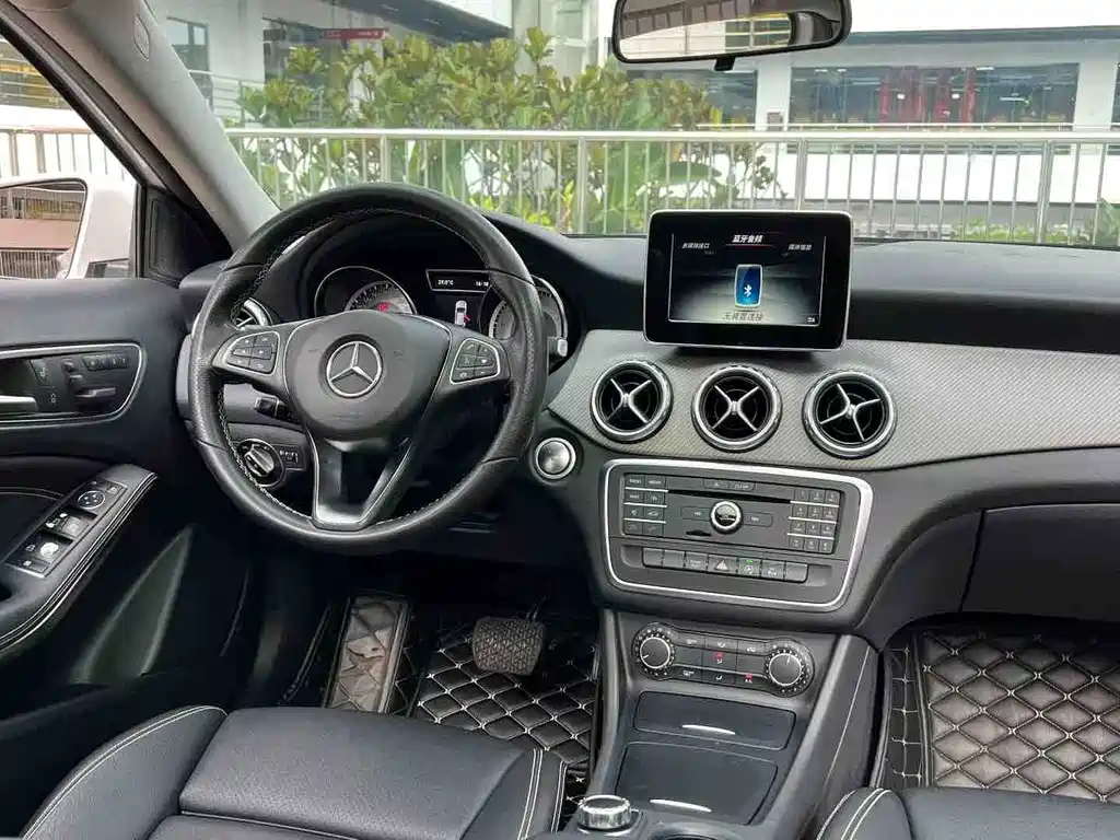 Mercedes-Benz GLA — миниатюра 9