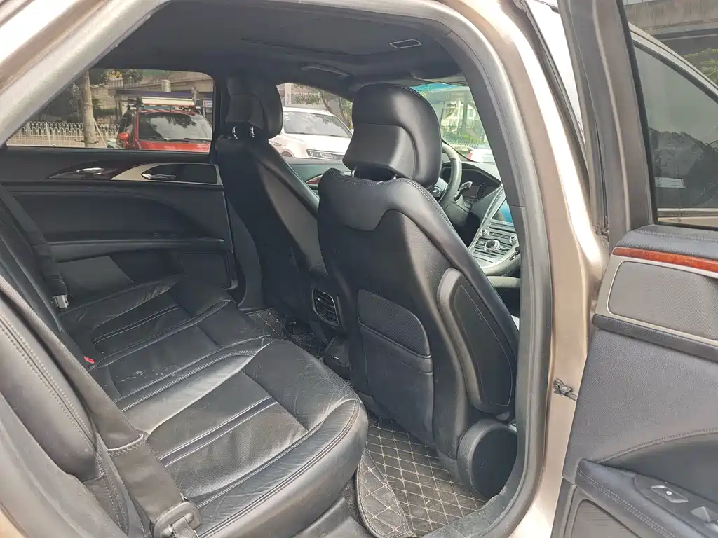 Lincoln MKZ — миниатюра 5