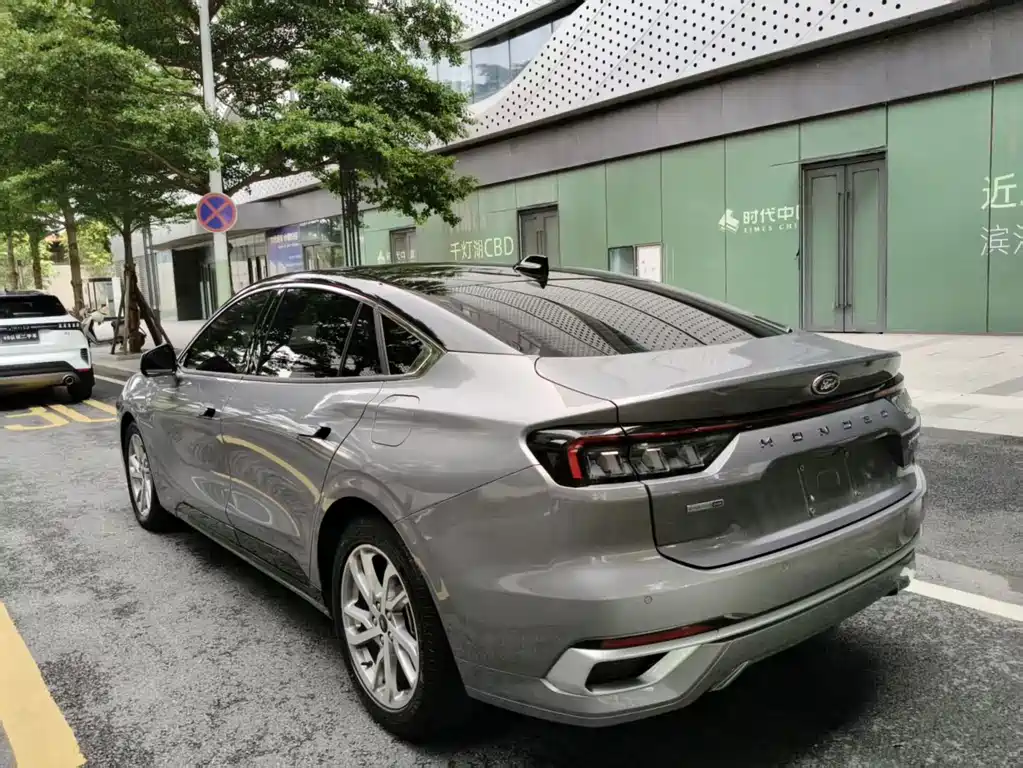 Ford Mondeo — миниатюра 10