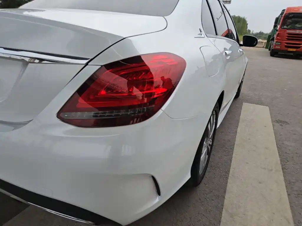Mercedes-Benz C-Class — миниатюра 8
