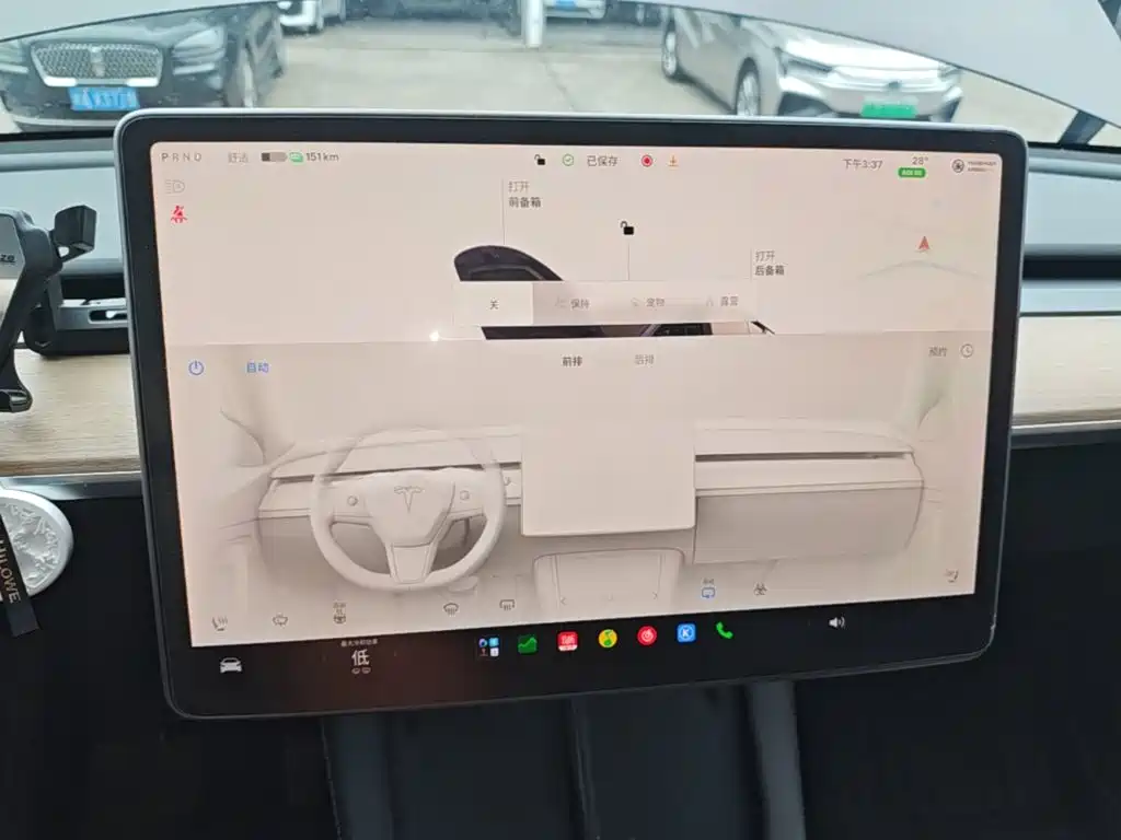Tesla Model Y — миниатюра 13