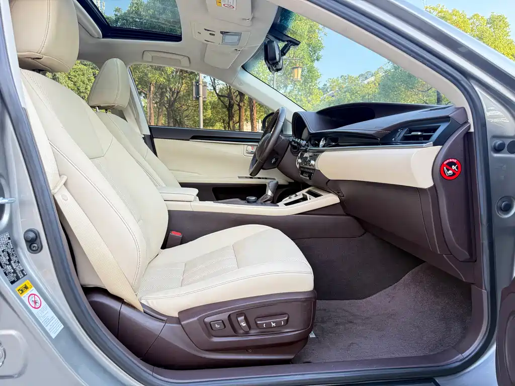 Lexus ES — миниатюра 9