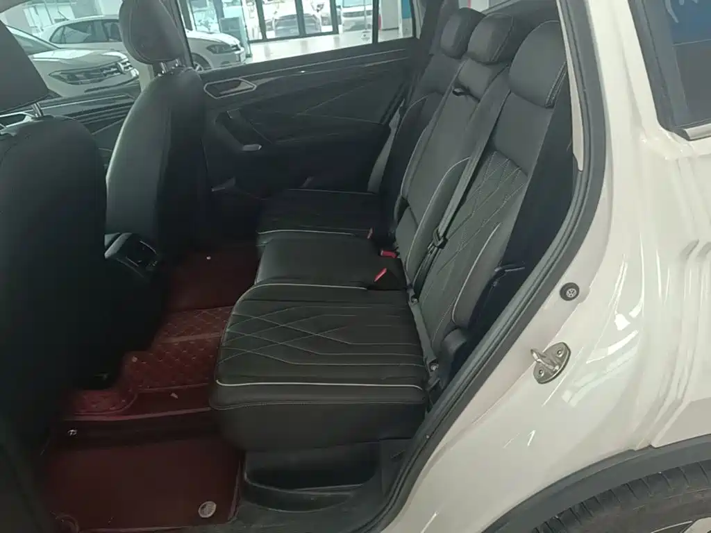 Volkswagen Tiguan L — миниатюра 17