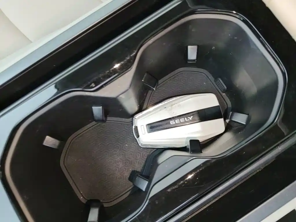 Geely Icon — миниатюра 9