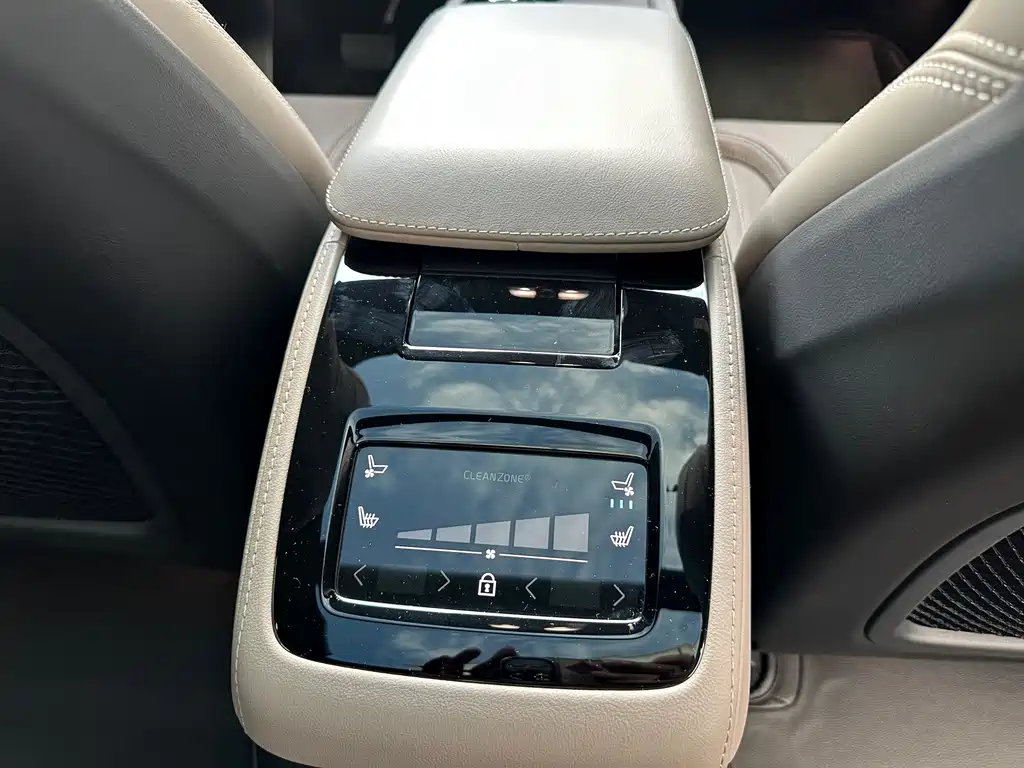 Volvo S90 PHEV — миниатюра 24