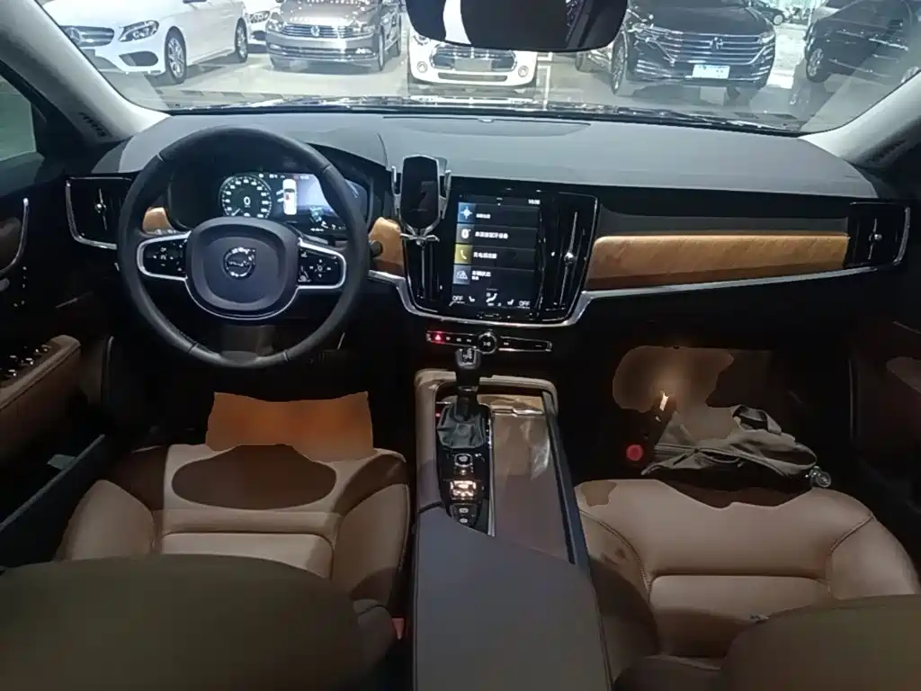 Volvo S90 — миниатюра 10