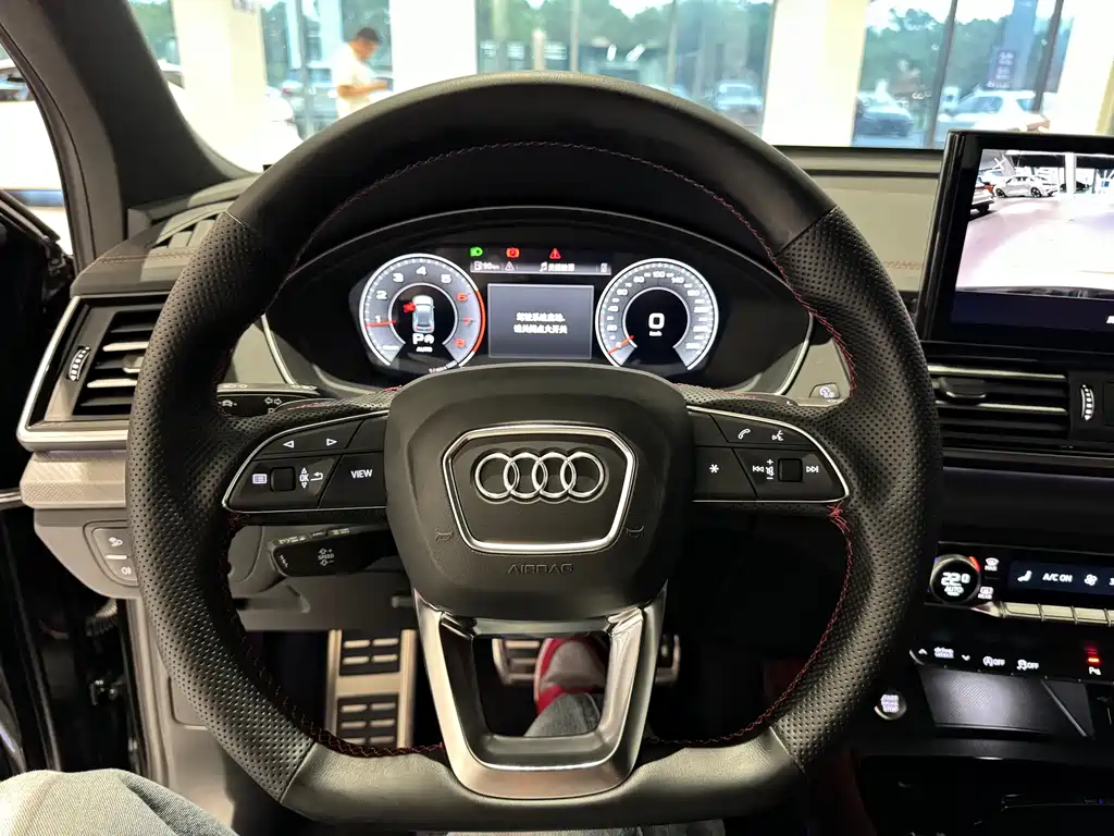 Audi Q5L — миниатюра 13