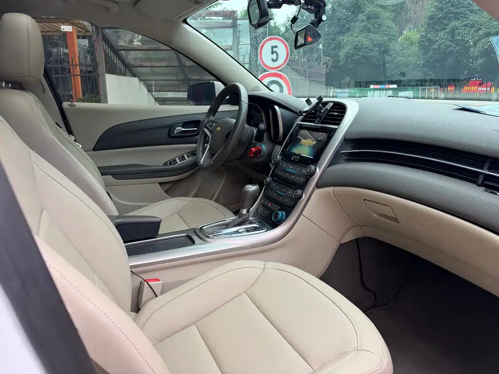 Chevrolet Malibu — миниатюра 10