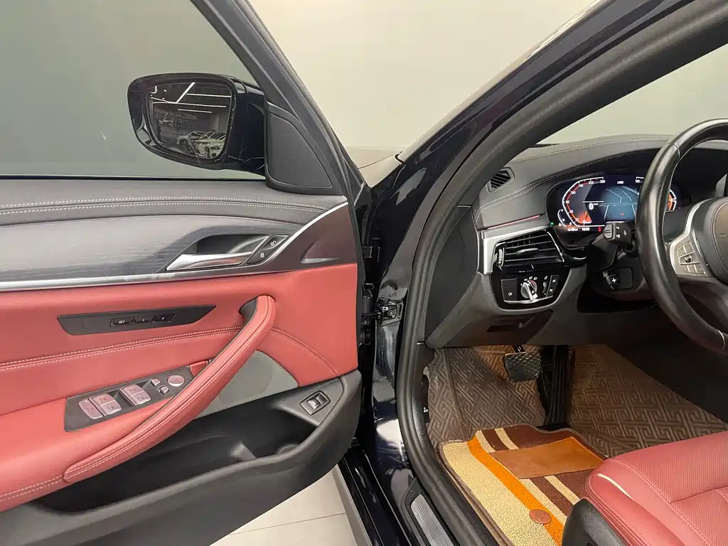 BMW 5 Series — миниатюра 15