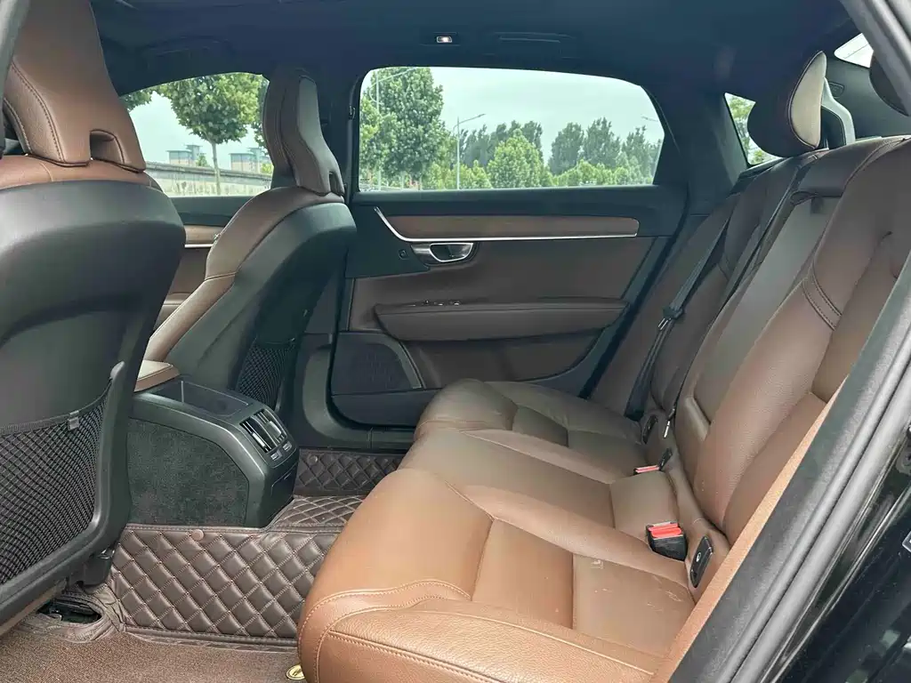 Volvo S90 — миниатюра 5
