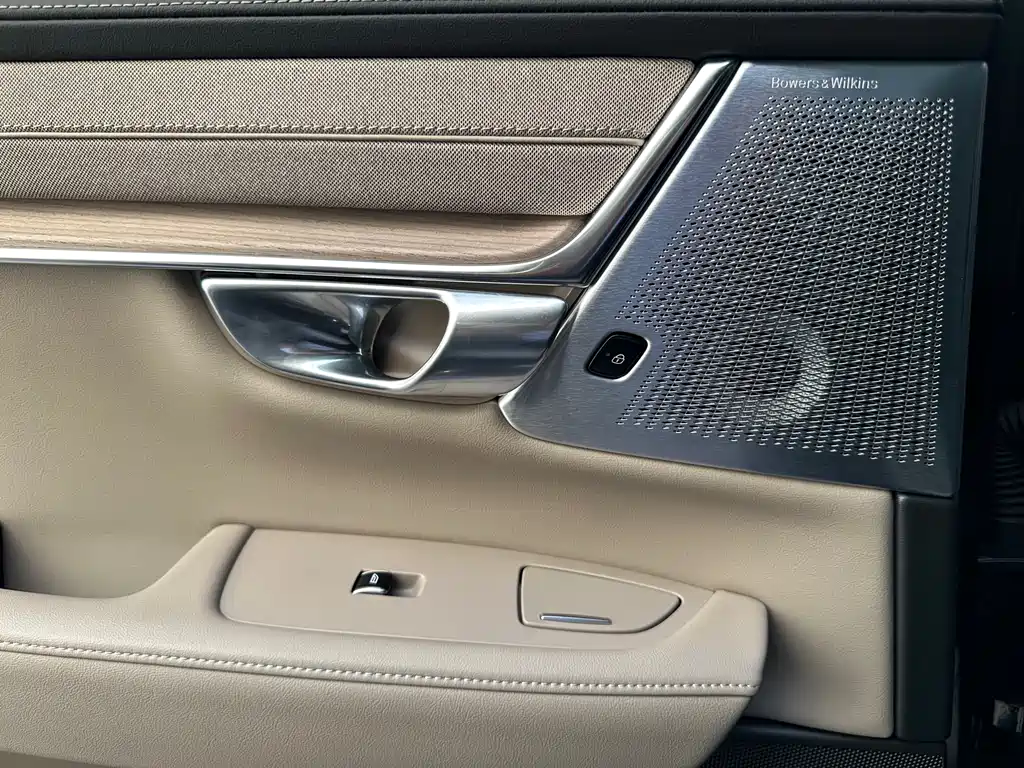 Volvo S90 PHEV — миниатюра 16