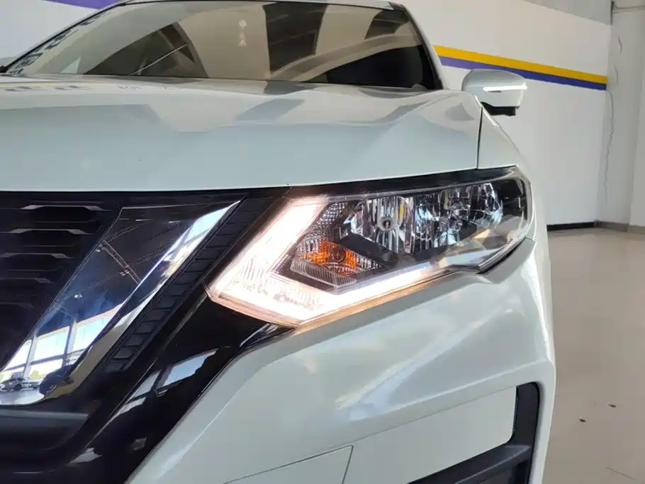 Nissan X-Trail — миниатюра 5