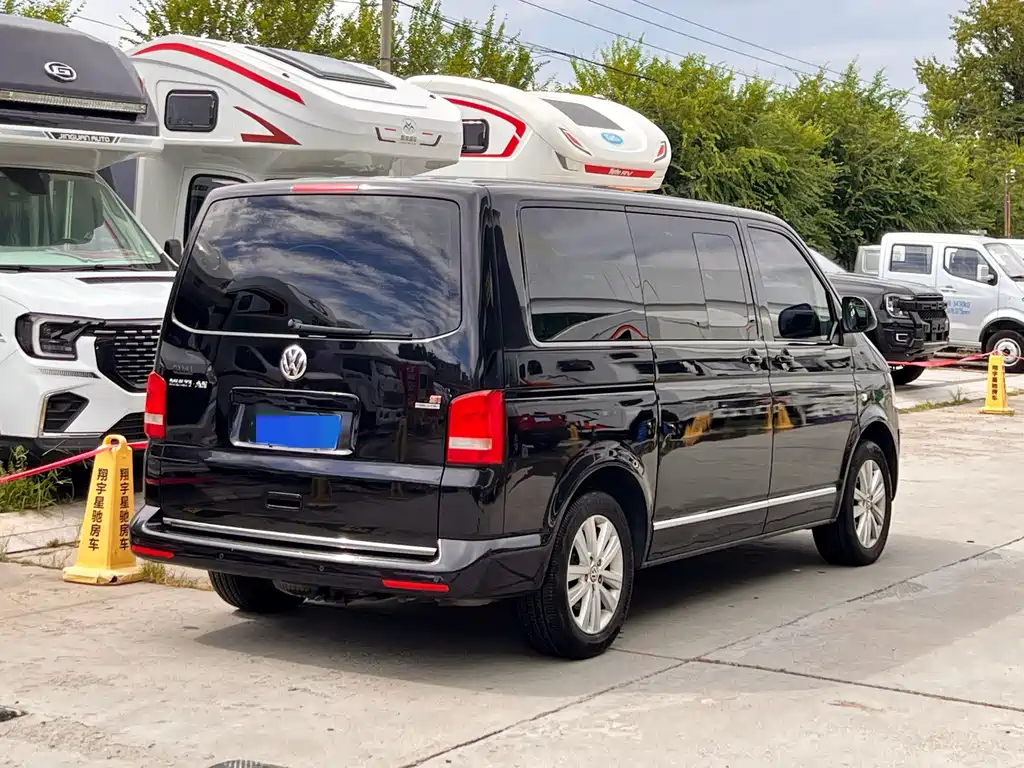 Volkswagen Multivan — миниатюра 3