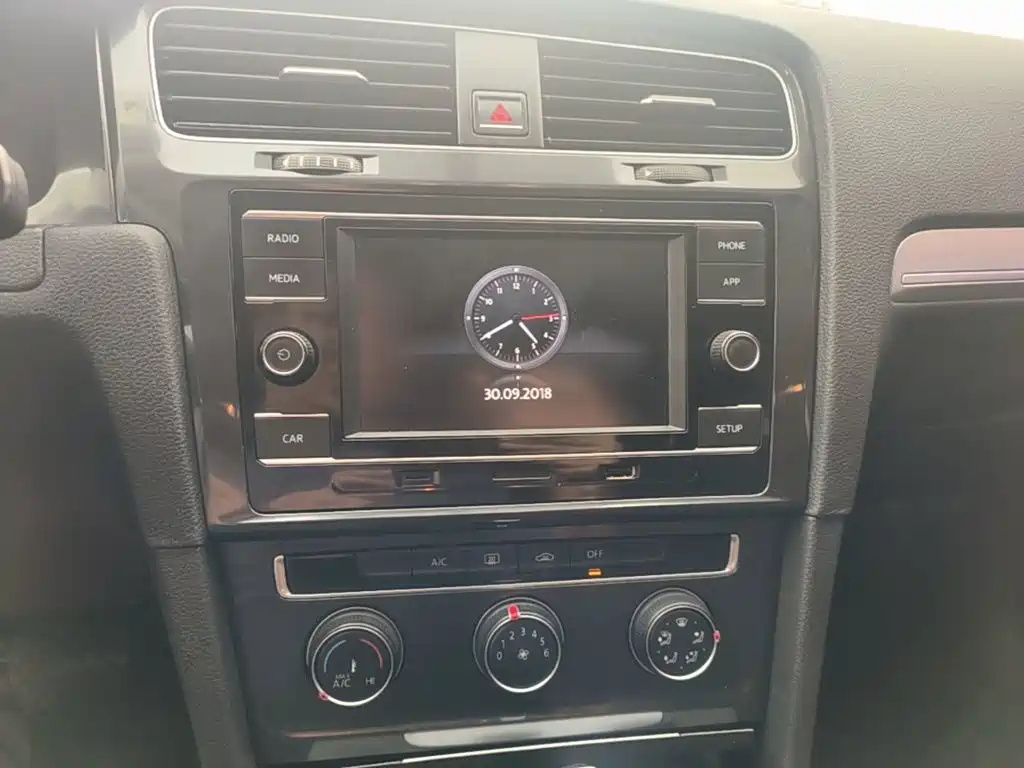 Volkswagen Golf — миниатюра 13