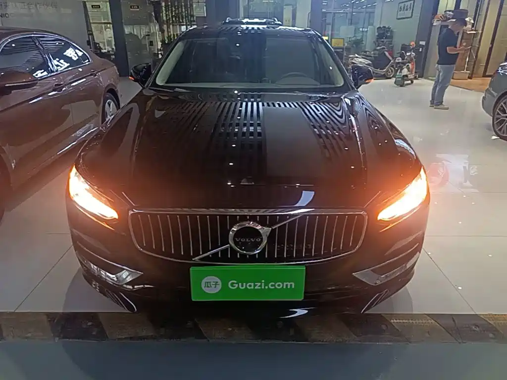 Volvo S90 — миниатюра 3