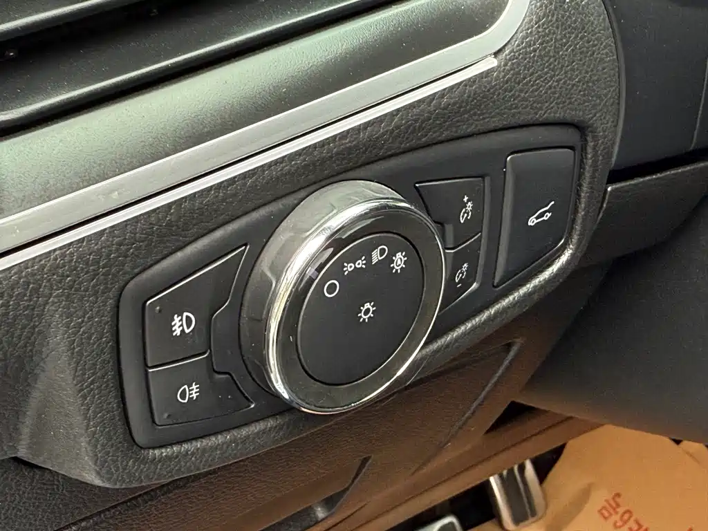 Ford Edge — миниатюра 16