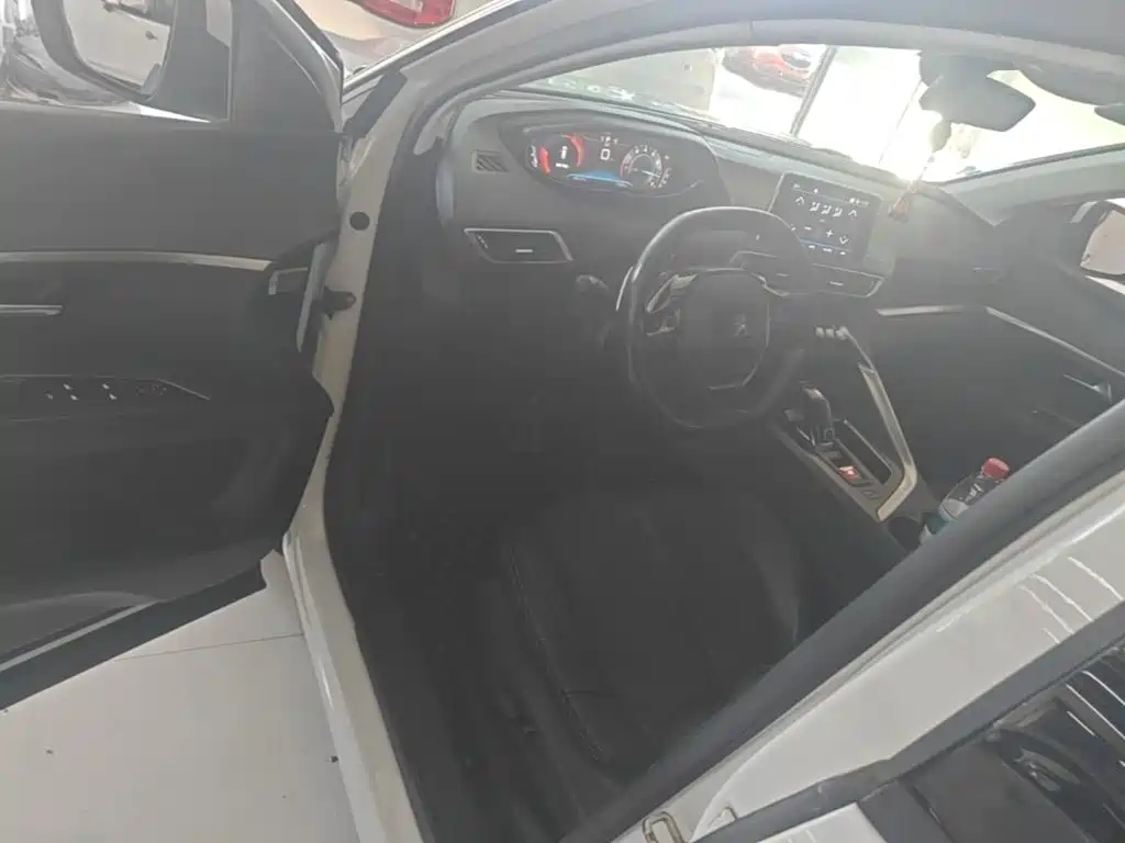 Peugeot 4008 — миниатюра 16