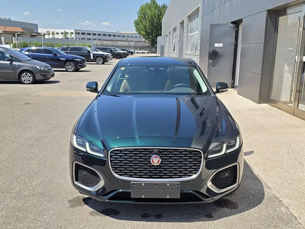 Jaguar XFL 2025 2.0T P250 Premium Luxury