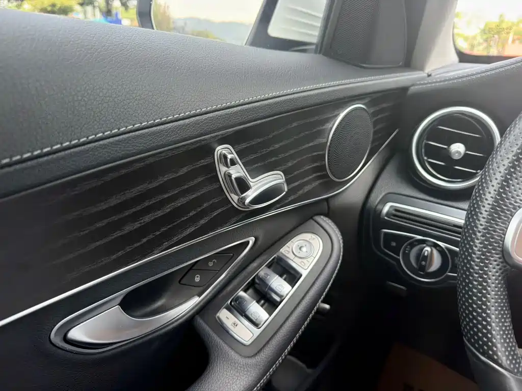 Mercedes-Benz C-Class — миниатюра 18