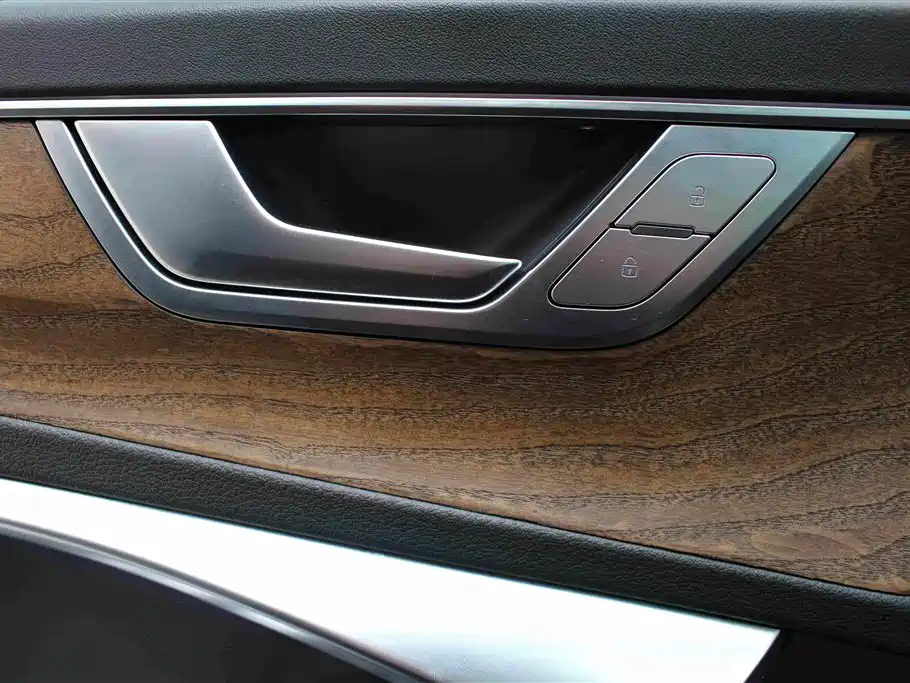 Audi A6L — миниатюра 15