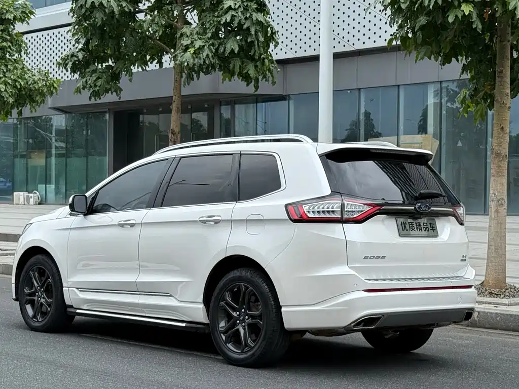 Ford Edge — миниатюра 12