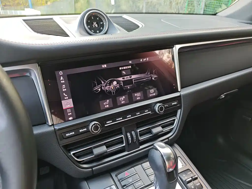 Porsche Macan — миниатюра 17