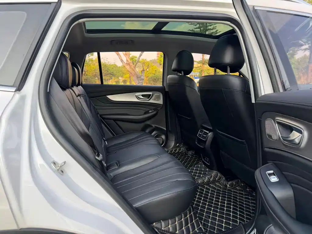 Roewe RX5 MAX — миниатюра 12