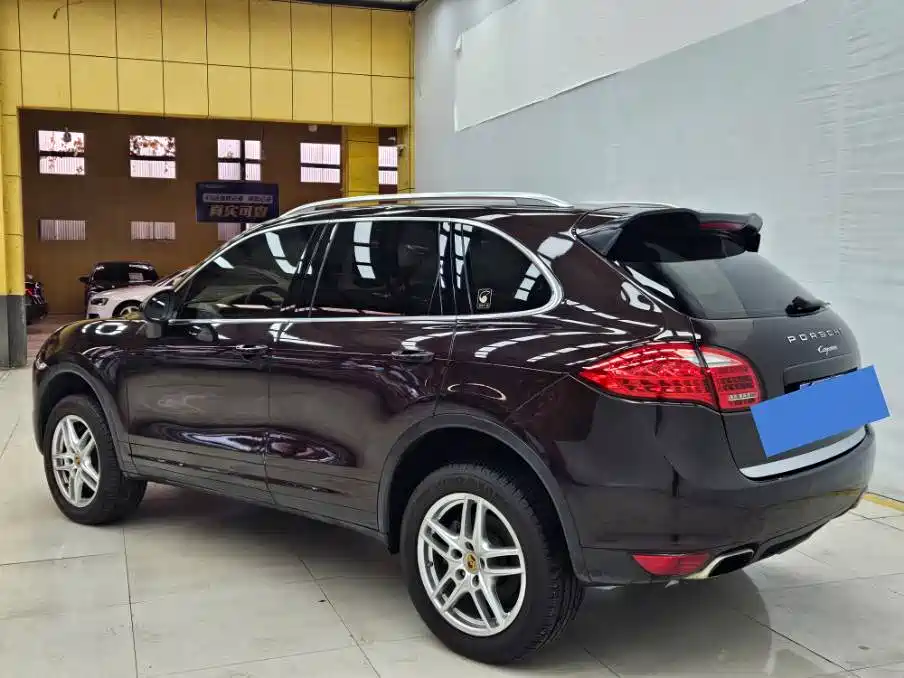 Porsche Cayenne 2014 Cayenne Platinum Edition 3.0T