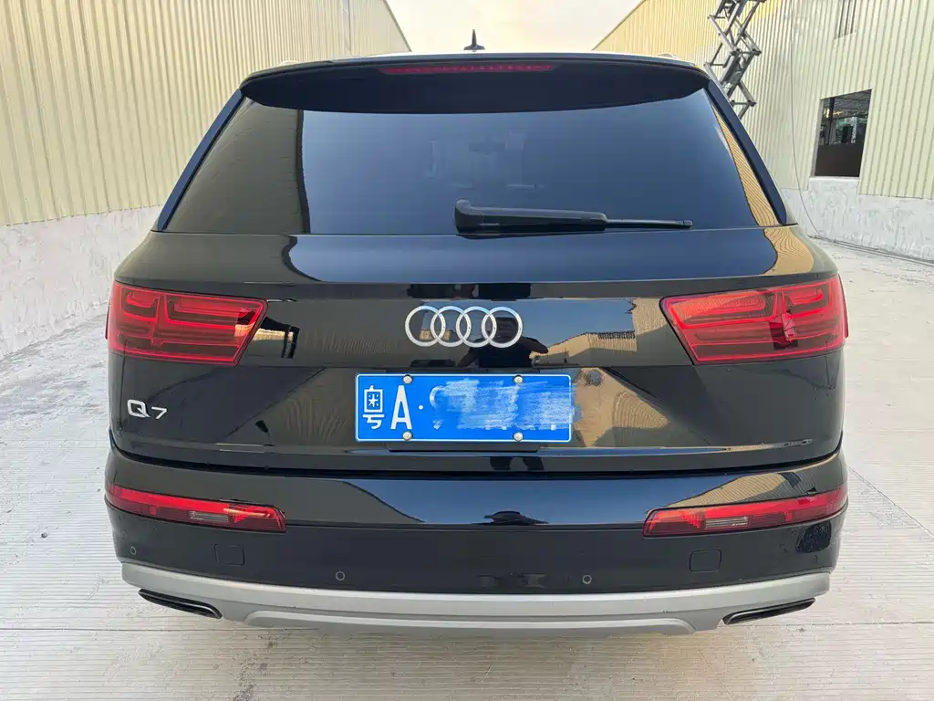 Audi Q7 — миниатюра 5