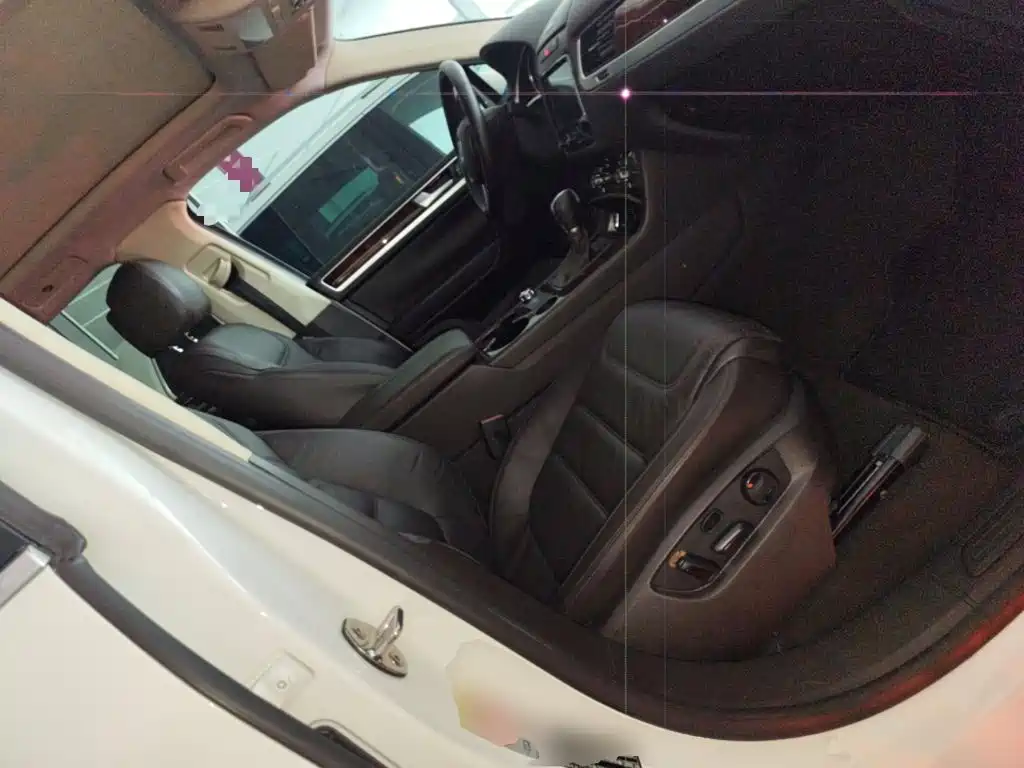 Volkswagen Touareg — миниатюра 4