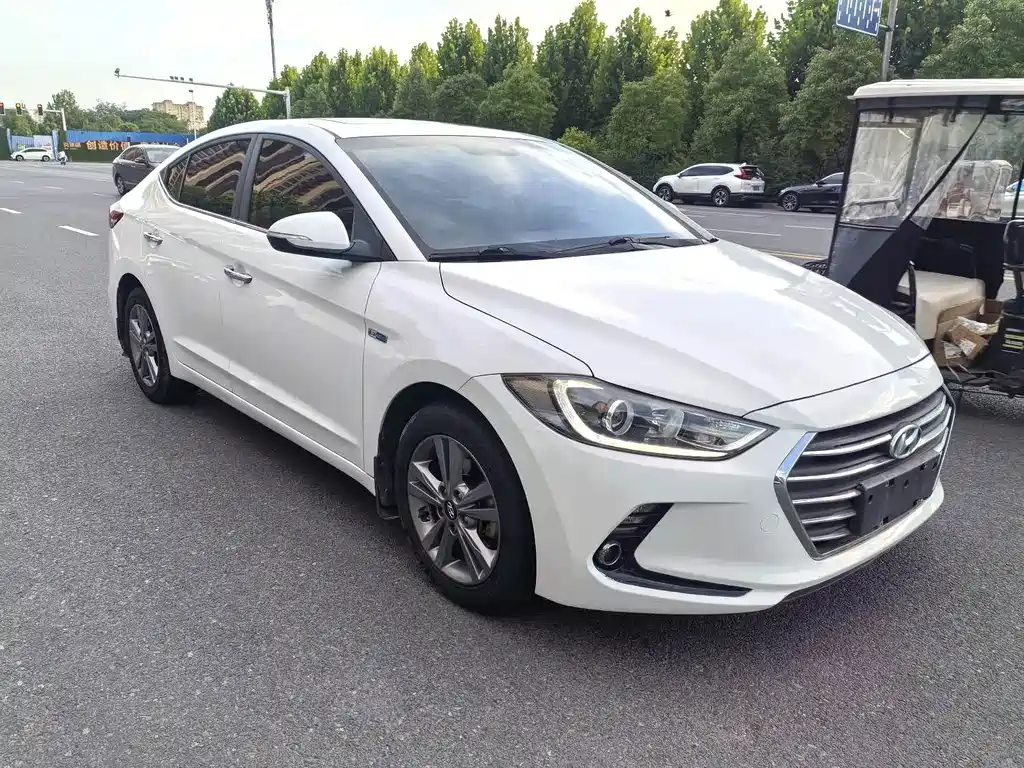 Hyundai Elantra — миниатюра 2