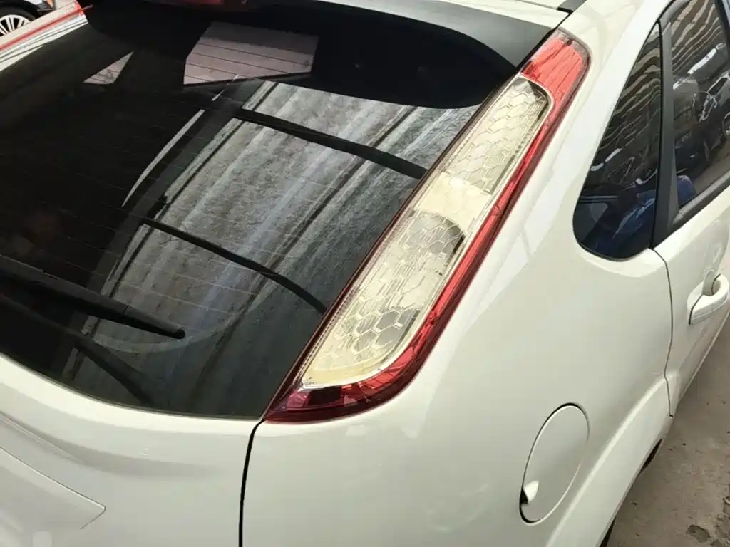 Ford Focus — миниатюра 8