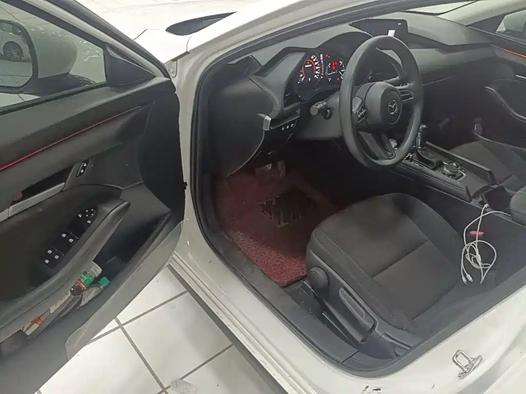 Mazda 3 Axela — миниатюра 16