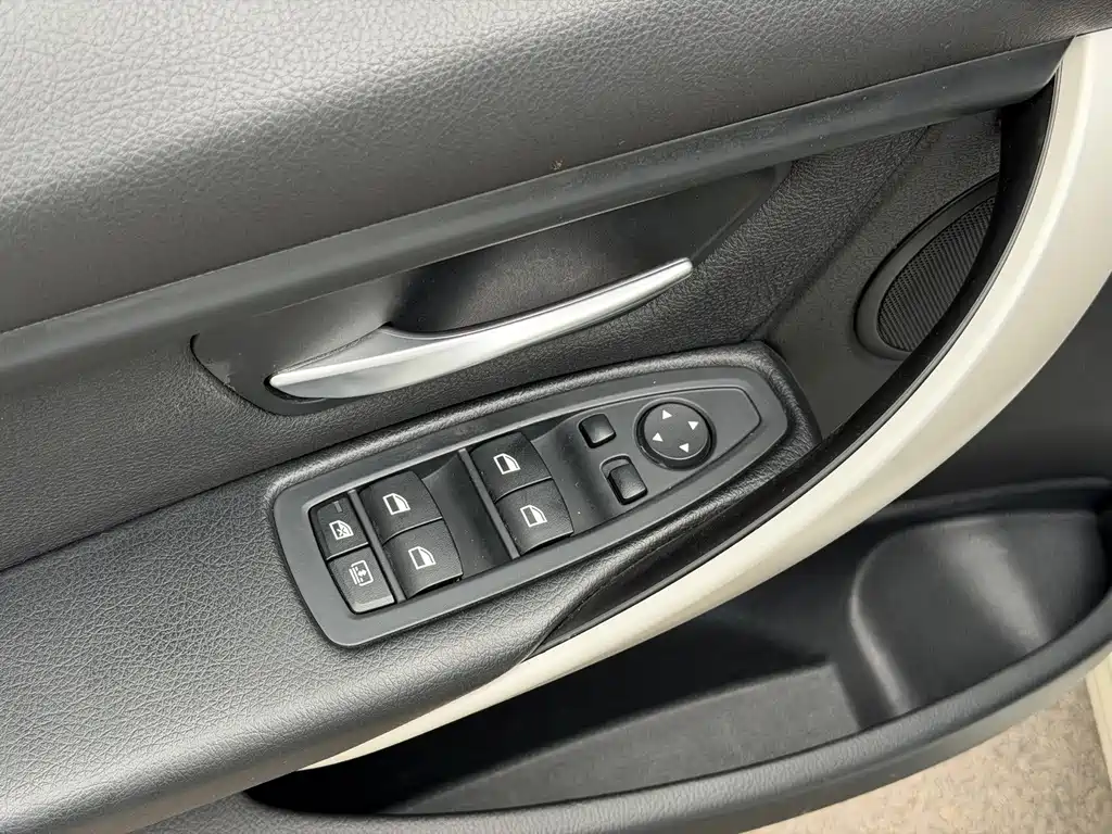 BMW 3 Series — миниатюра 7
