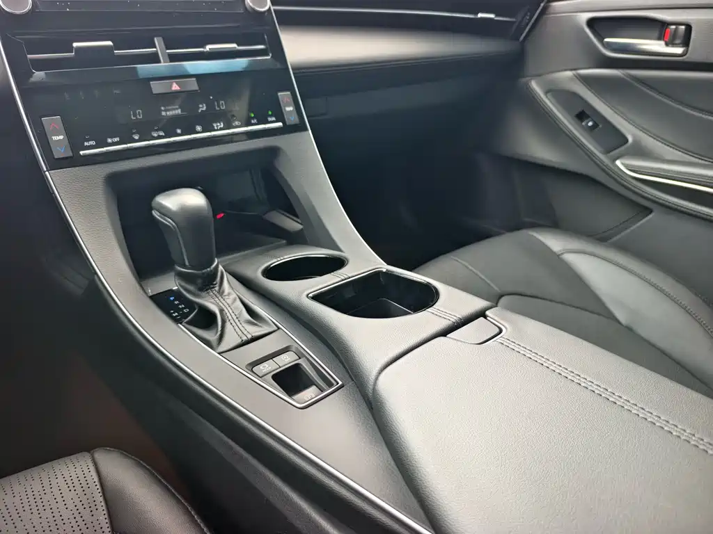 Toyota Avalon — миниатюра 19